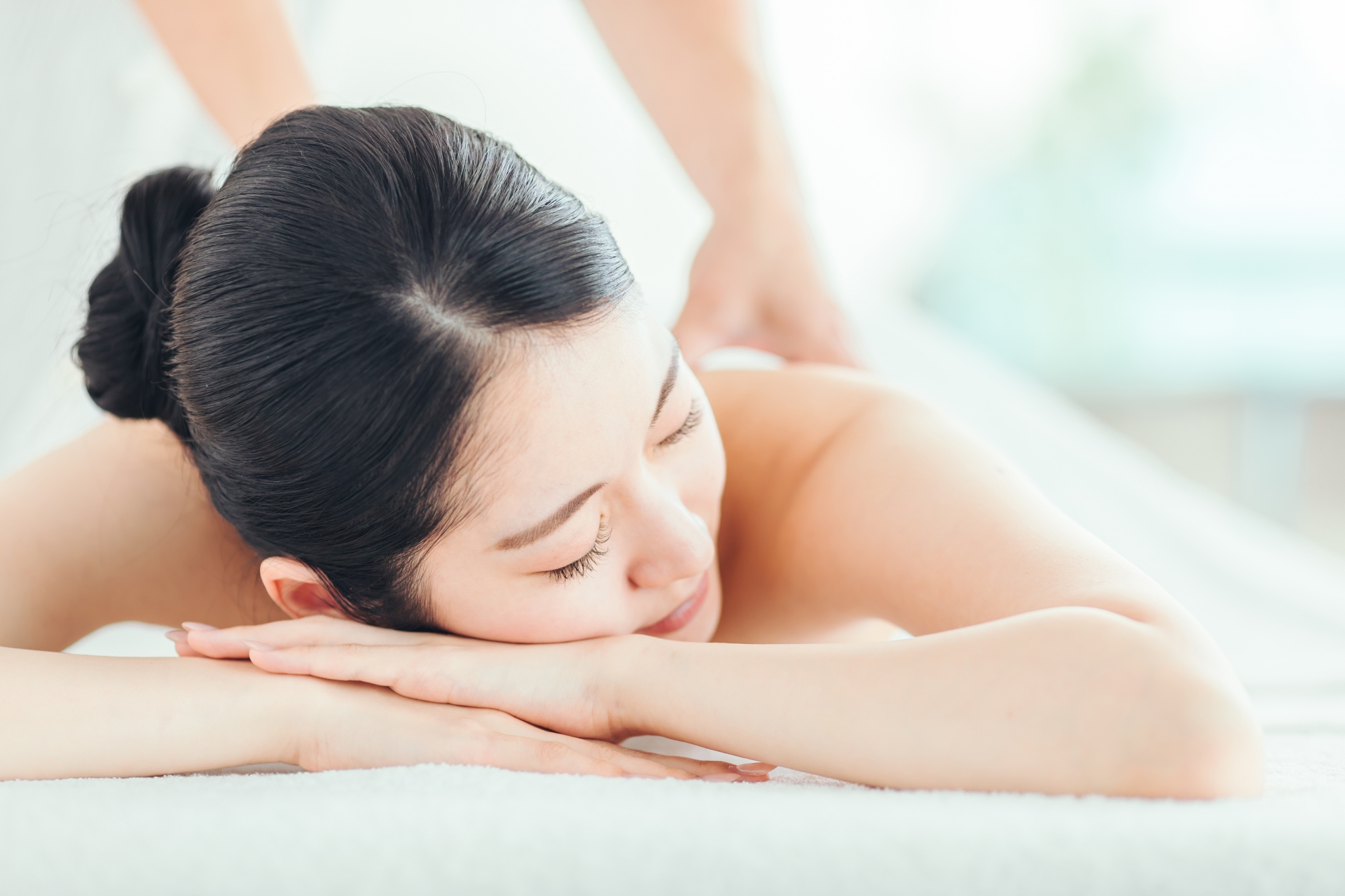 ボディーマッサージをしてもらう人